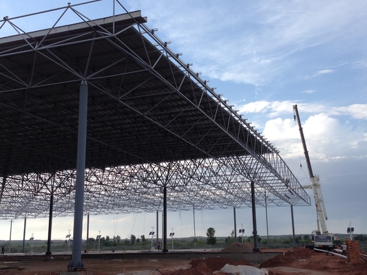 Strutture prefabbricate in acciaio leggero per stazioni di servizio.