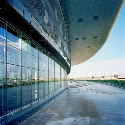 Struttura spaziale in acciaio per strutture sospese nelle sale cinematografiche che massimizzino lo spazio e la qualità del suono