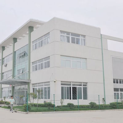 Edificio con struttura in acciaio leggero per officina magazzino standard GB