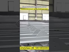 Grandi lucernari a doppia cupola Velux con cornice curva in alluminio per edifici di design elegante